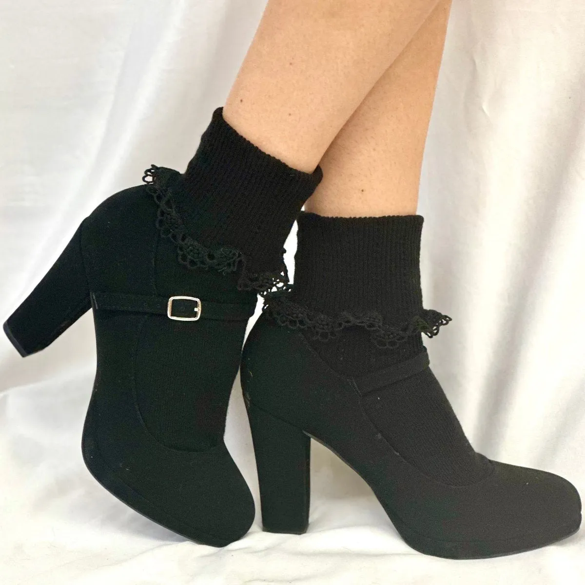 SCALLOP  lace cuff ankle socks  - black